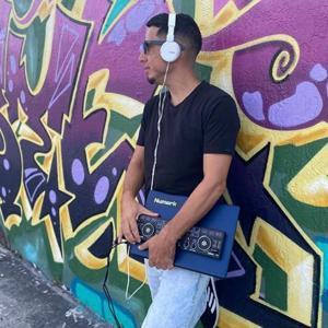 Dj Izzy Duzzit by Mexicano/Latin/Hip Hop