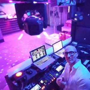 Dj Kriss Darry  Podcast Deephouse , Club, Latino & Mashup by kriss darry