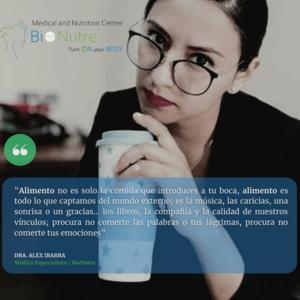 Mindfuleating and Low Foodmaps by Dra. Alex Ibarra by Dra. Alex Ibarra, Médico Experto en Rehabilitación en Salud Afectiva