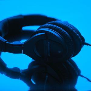 Talking Radio by Dylan Kemlo