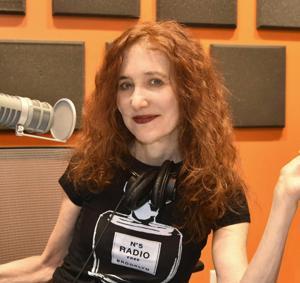 Dr. Lisa Gives a Sh*t by Lisa Levy