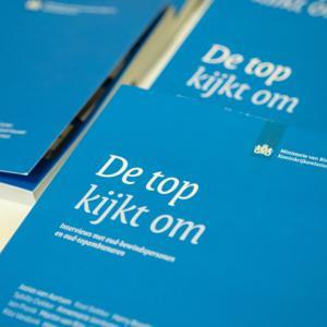De top kijkt om by Interviews met oud-bewindspersonen en oud-topambtenaren