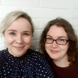 Kirjapinon takaa -podcast by Kirjapinon takaa