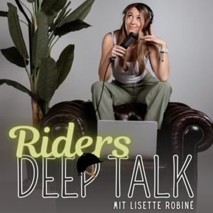 Riders deep talk by Lisette Robiné